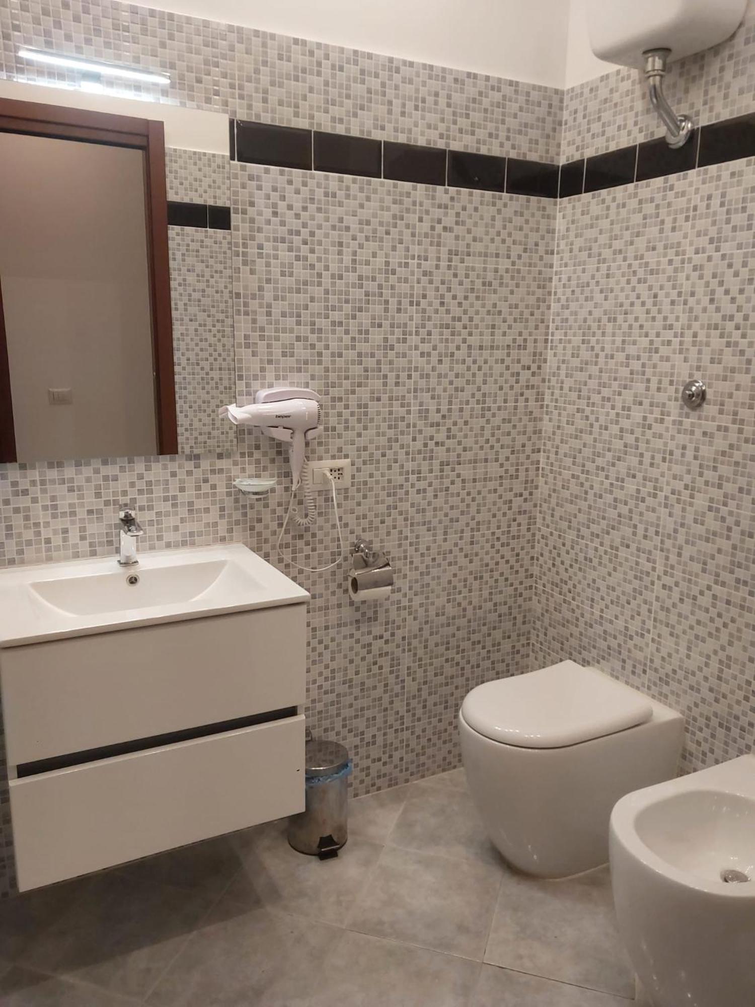 Modular King Suite - Intera Suite Vicino Aeroporto E Fiera Di Roma Fiumicino Ngoại thất bức ảnh
